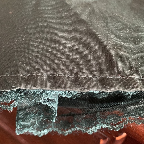 Sexy green with lace bottom lining size 4 skirt from Fossil. Great look! - Picture 11 of 11